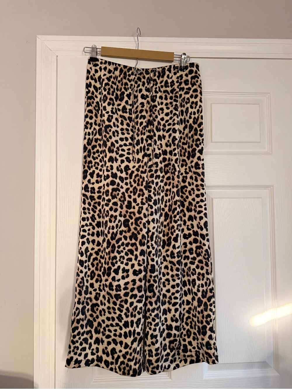 Sincerely Jules Leopard Print Maxi Skirt - Beige & Black